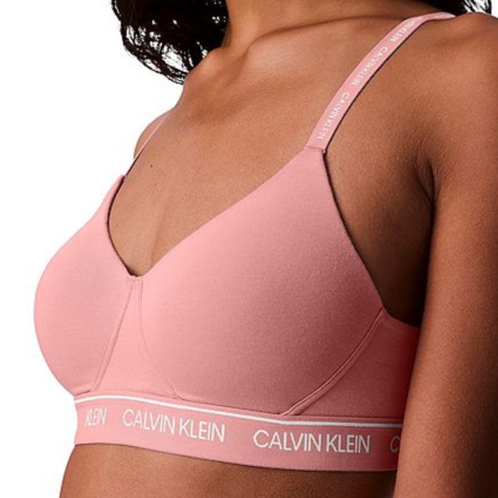 - Calvin Klein L Peach Molded Cup Convertible Bralette! NEW!